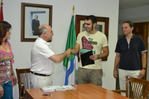 Mario de la Torre recibe homenaje en el municipio de Alpujarra de la Sierra