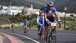 ‘La Indomable’ reúne hoy en La Alpujarra a más de 700 ciclistas