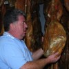 Yegen recibe jamones de Holanda para ser curados en un secadero natural
