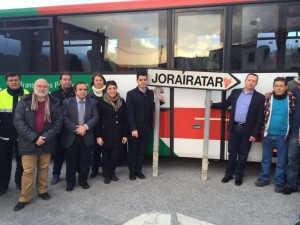 El autobús llega por primera vez a la pequeña localidad alpujarreña de Jorairátar