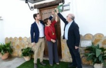 Alpujarra de la Sierra dedica su aula cultural a un nieto del primer presidente de la II República