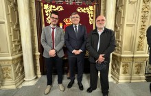 El alcalde de Alpujarra de la Sierra da la bienvenida al nuevo subdelegado del Gobierno en Granada