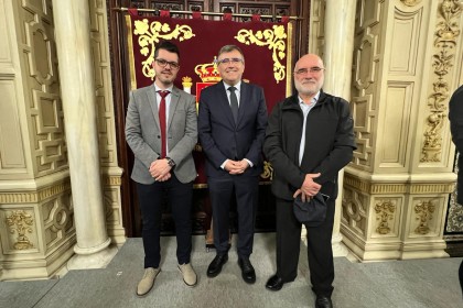 El alcalde de Alpujarra de la Sierra da la bienvenida al nuevo subdelegado del Gobierno en Granada