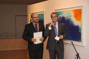 Pedro Garciarias a la izquierda, en la inauguración de la exposición