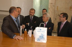 El presidente y vicepresidnete primer de CajaGranada, junto con el director general y directivos de la entidad, durante su visita a la Alpujarra en el Balneario de Lanjarón